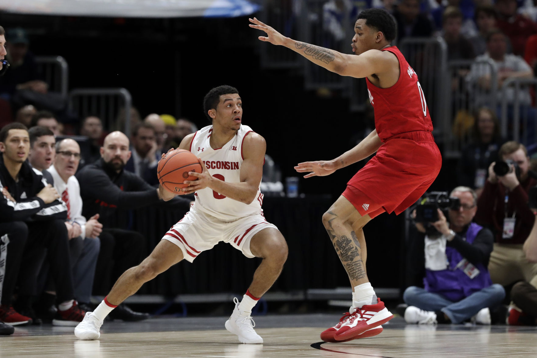 Badgers 66, Cornhuskers 62